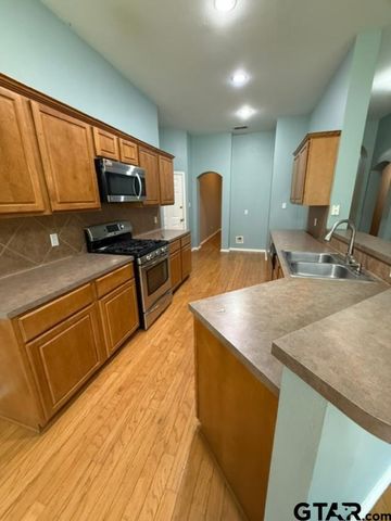 625 Winding Brook Lane, Tyler, TX 75703