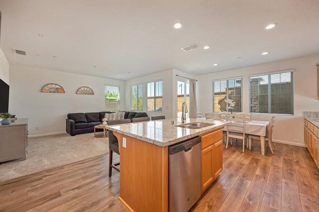 1054 Sagittaria Cir, Rocklin, CA 95765