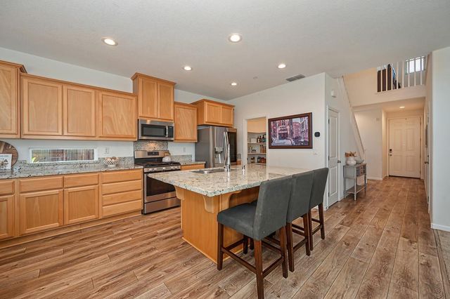 1054 Sagittaria Cir, Rocklin, CA 95765