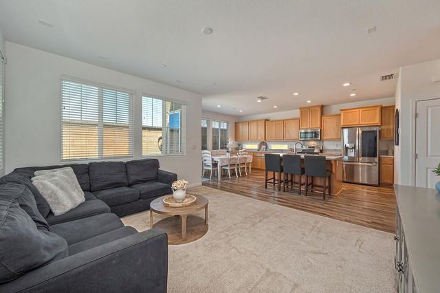 1054 Sagittaria Cir, Rocklin, CA 95765