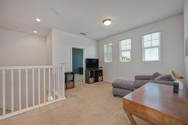 1054 Sagittaria Cir, Rocklin, CA 95765