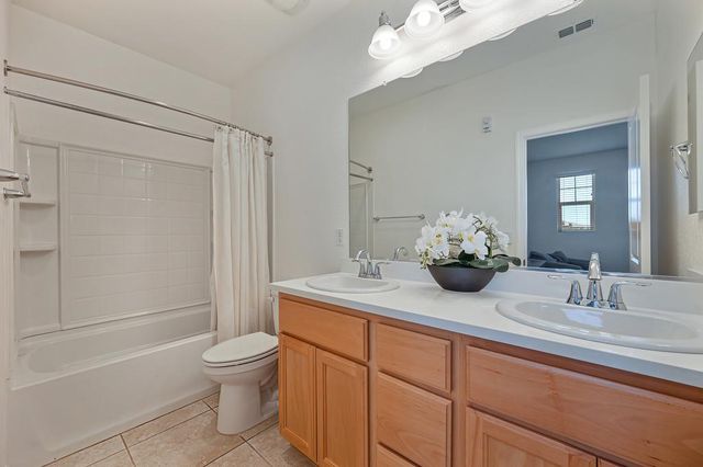 1054 Sagittaria Cir, Rocklin, CA 95765