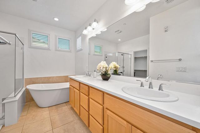 1054 Sagittaria Cir, Rocklin, CA 95765