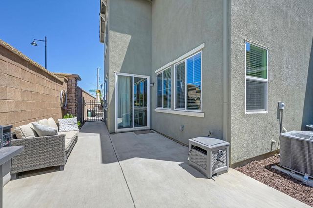 1054 Sagittaria Cir, Rocklin, CA 95765