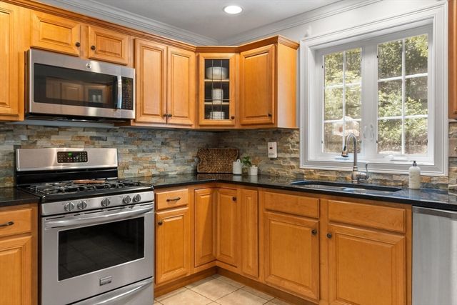 682 Ashburnham Hill Rd, Fitchburg, MA 01420