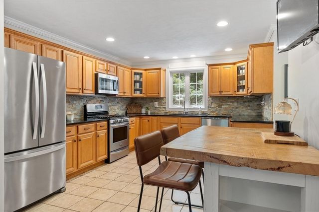 682 Ashburnham Hill Rd, Fitchburg, MA 01420