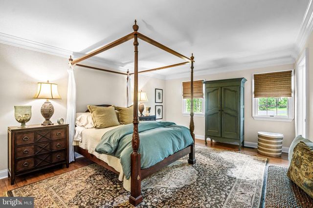 30 FARM HOUSE LN, Furlong, PA 18925