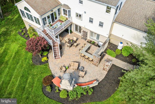 30 FARM HOUSE LN, Furlong, PA 18925