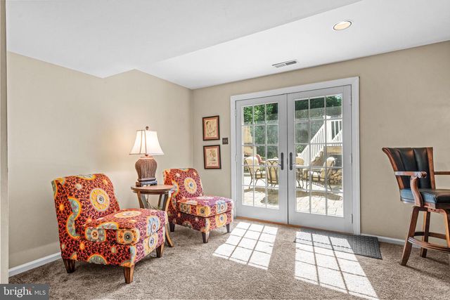 30 FARM HOUSE LN, Furlong, PA 18925