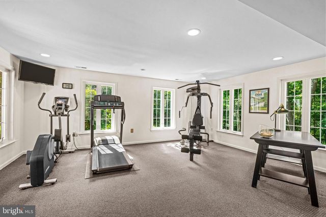30 FARM HOUSE LN, Furlong, PA 18925
