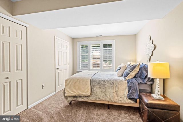 30 FARM HOUSE LN, Furlong, PA 18925