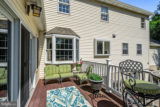 30 FARM HOUSE LN, Furlong, PA 18925