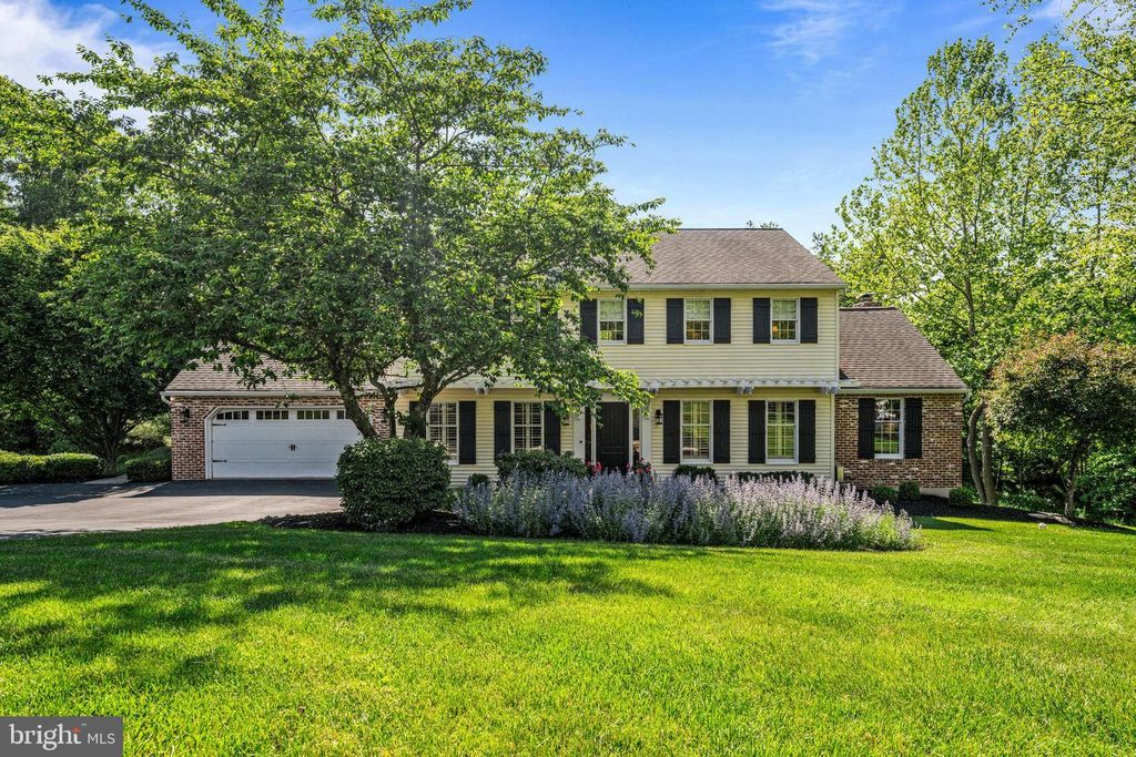 30 FARM HOUSE LN, Furlong, PA 18925