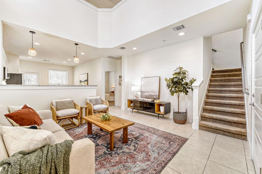 1719 Roseburg DR, Austin, TX 78754