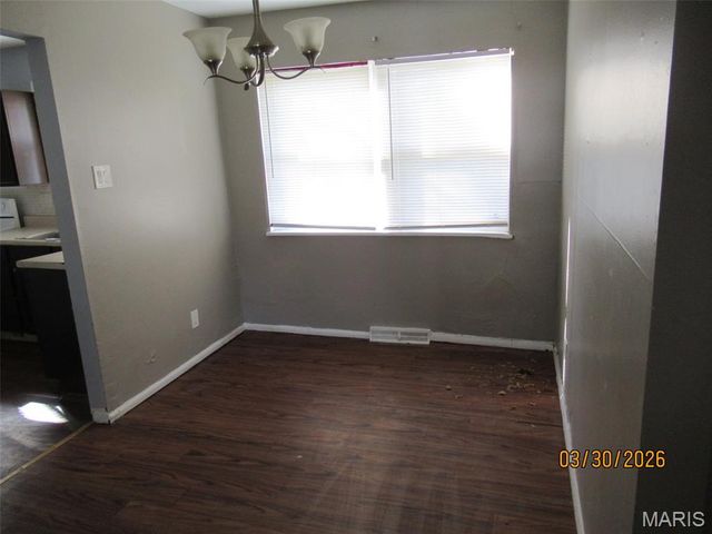 2042 Kappel Drive, St Louis, MO 63136