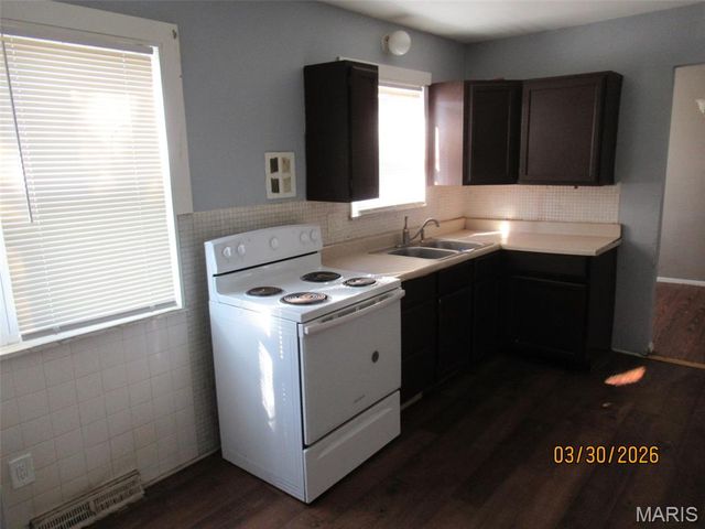 2042 Kappel Drive, St Louis, MO 63136