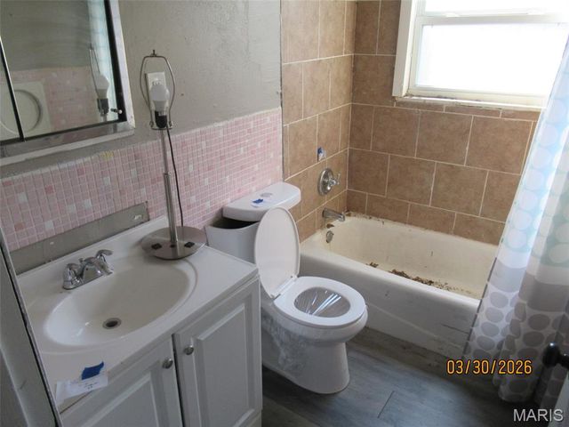 2042 Kappel Drive, St Louis, MO 63136