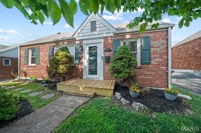8625 Neier Lane, Affton, MO 63123
