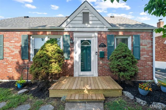8625 Neier Lane, Affton, MO 63123