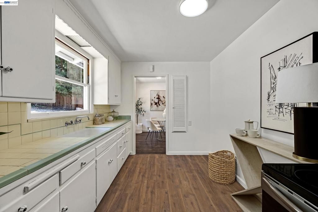 Image 16 of property listing at 18926 Walnut Rd, Castro Valley, CA 94546