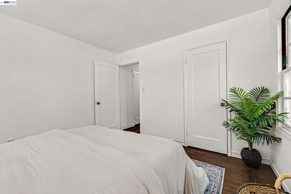 Image 20 of property listing at 18926 Walnut Rd, Castro Valley, CA 94546