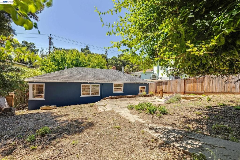 Image 29 of property listing at 18926 Walnut Rd, Castro Valley, CA 94546