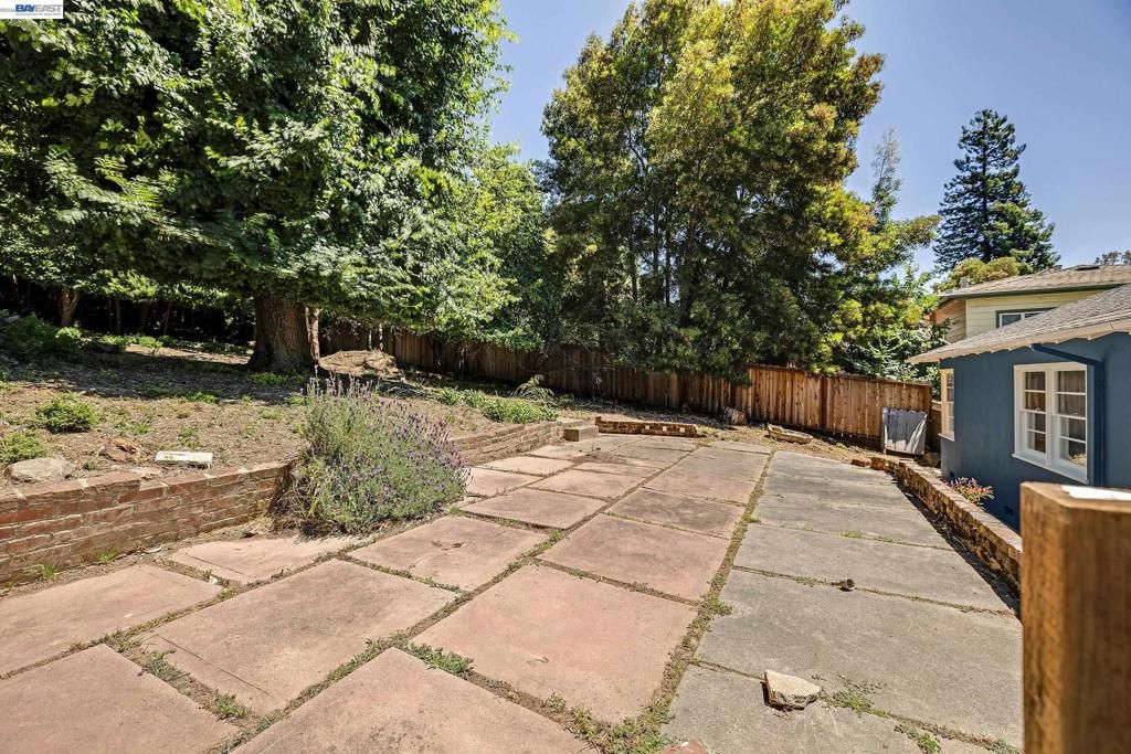 Image 31 of property listing at 18926 Walnut Rd, Castro Valley, CA 94546