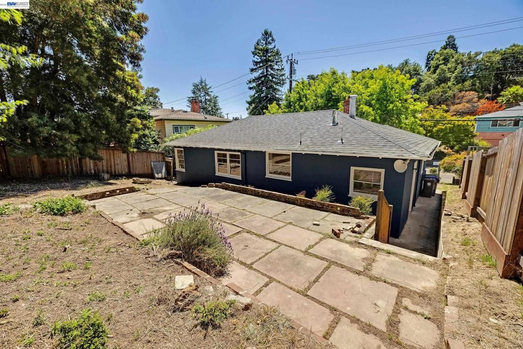 Image 32 of property listing at 18926 Walnut Rd, Castro Valley, CA 94546