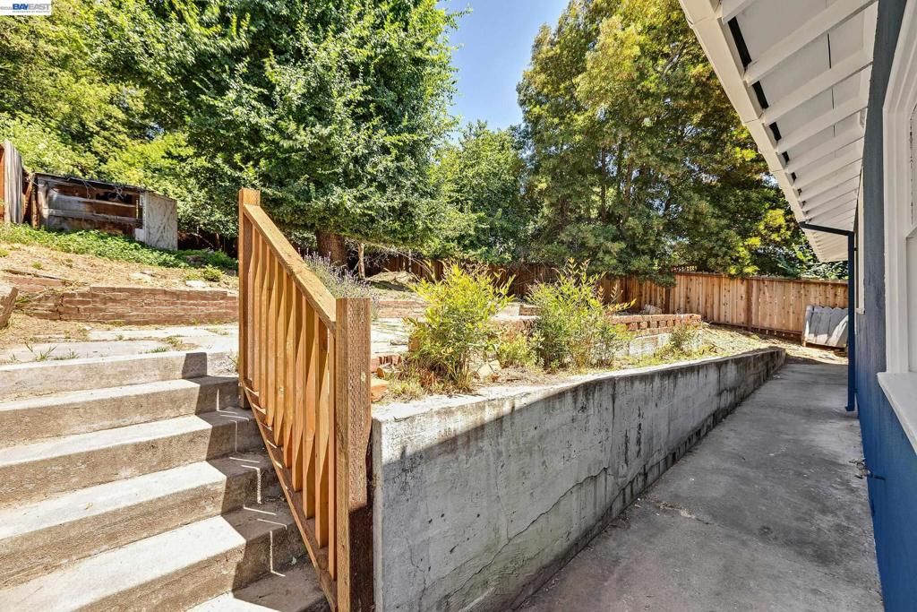 Image 33 of property listing at 18926 Walnut Rd, Castro Valley, CA 94546