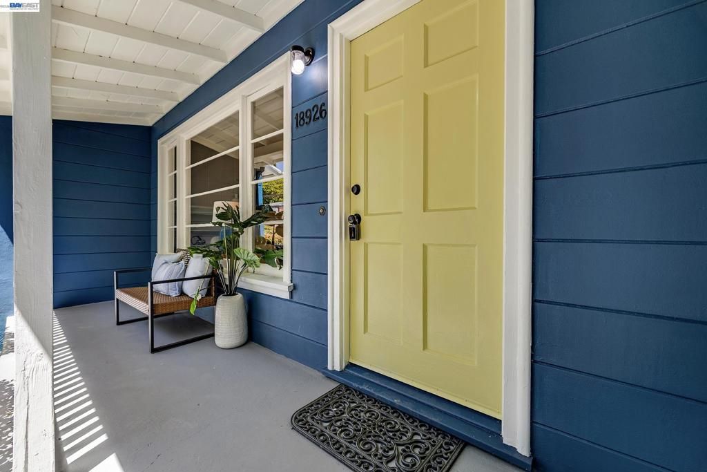 Image 5 of property listing at 18926 Walnut Rd, Castro Valley, CA 94546