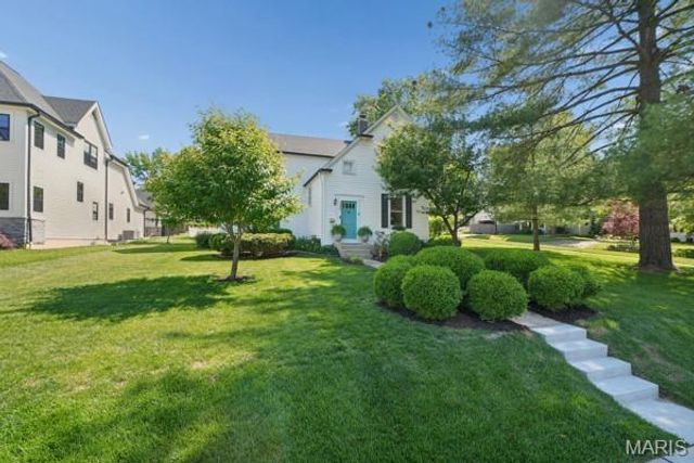 340 W Essex Avenue, Kirkwood, MO 63122