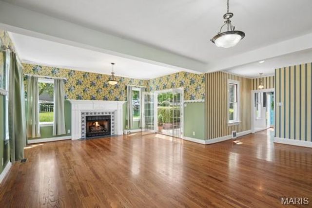 340 W Essex Avenue, Kirkwood, MO 63122