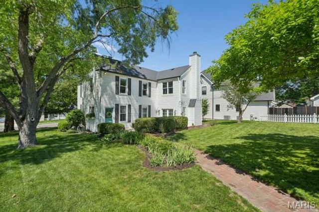 340 W Essex Avenue, Kirkwood, MO 63122