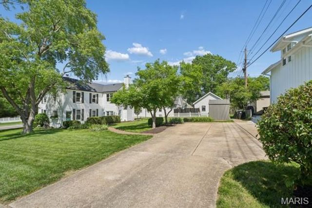 340 W Essex Avenue, Kirkwood, MO 63122