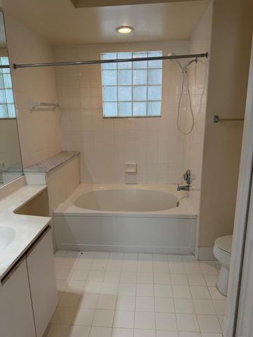 3225 NE 184th Street 10303, Aventura, FL 33160