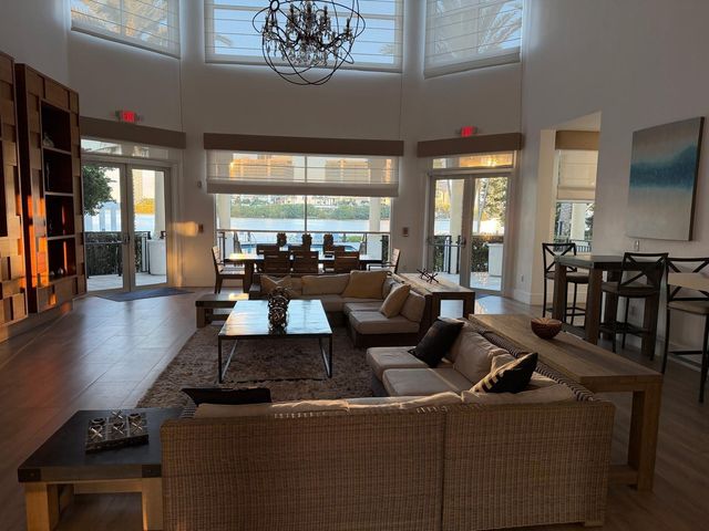 3225 NE 184th Street 10303, Aventura, FL 33160