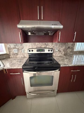 3225 NE 184th Street 10303, Aventura, FL 33160