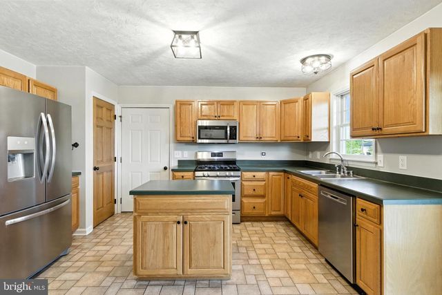 1451 WANDA DR, Hanover, PA 17331
