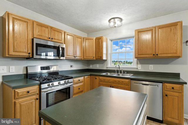 1451 WANDA DR, Hanover, PA 17331