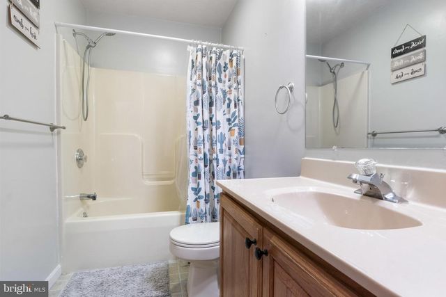 1451 WANDA DR, Hanover, PA 17331
