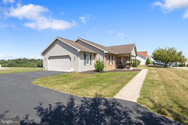 1451 WANDA DR, Hanover, PA 17331