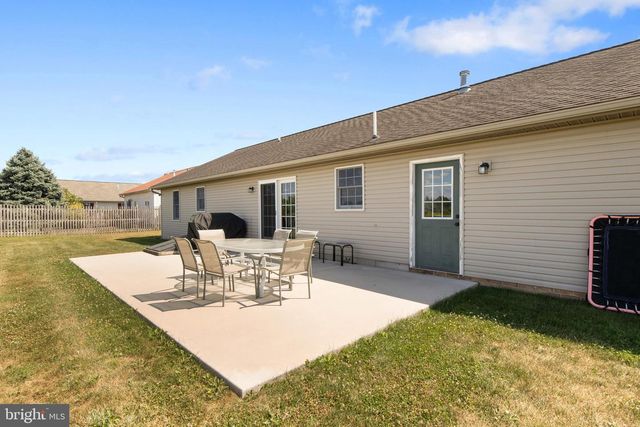 1451 WANDA DR, Hanover, PA 17331