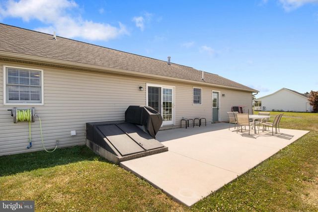 1451 WANDA DR, Hanover, PA 17331