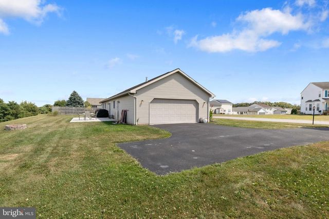 1451 WANDA DR, Hanover, PA 17331
