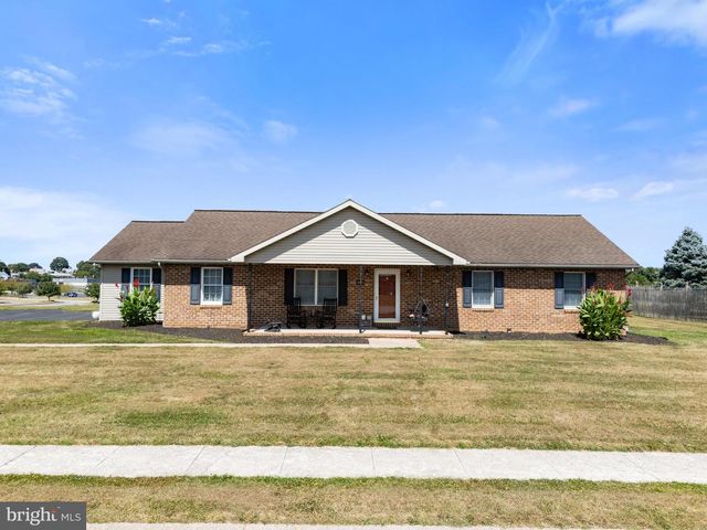 1451 WANDA DR, Hanover, PA 17331