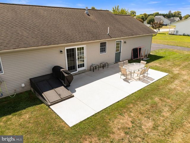1451 WANDA DR, Hanover, PA 17331