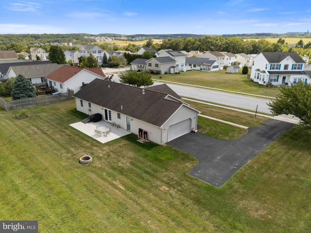1451 WANDA DR, Hanover, PA 17331