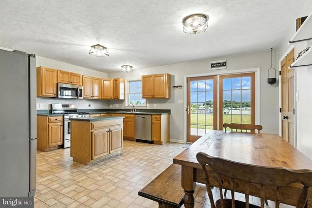 1451 WANDA DR, Hanover, PA 17331