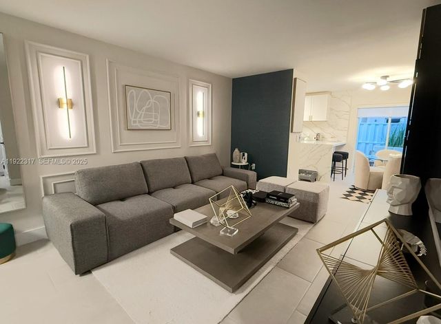 7775 NW 22nd Street 101, Pembroke Pines, FL 33024