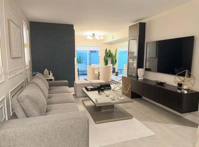 7775 NW 22nd Street 101, Pembroke Pines, FL 33024